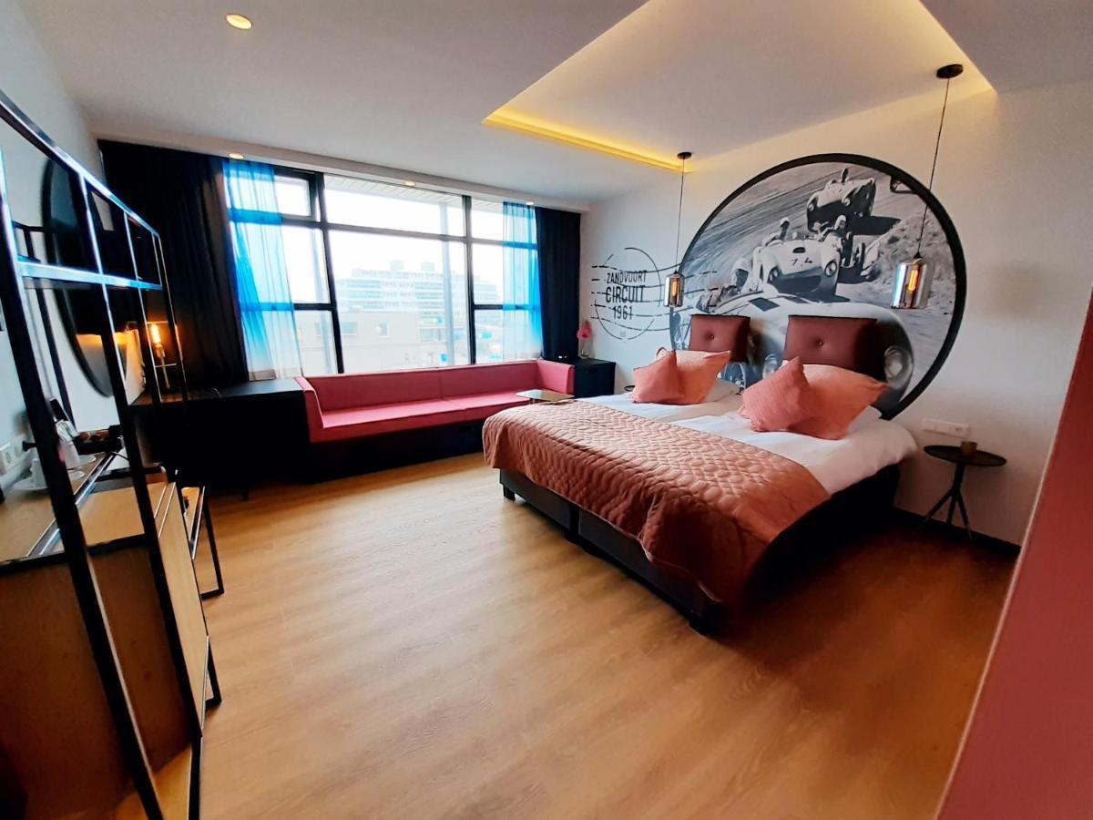 Large Room with Bathtub